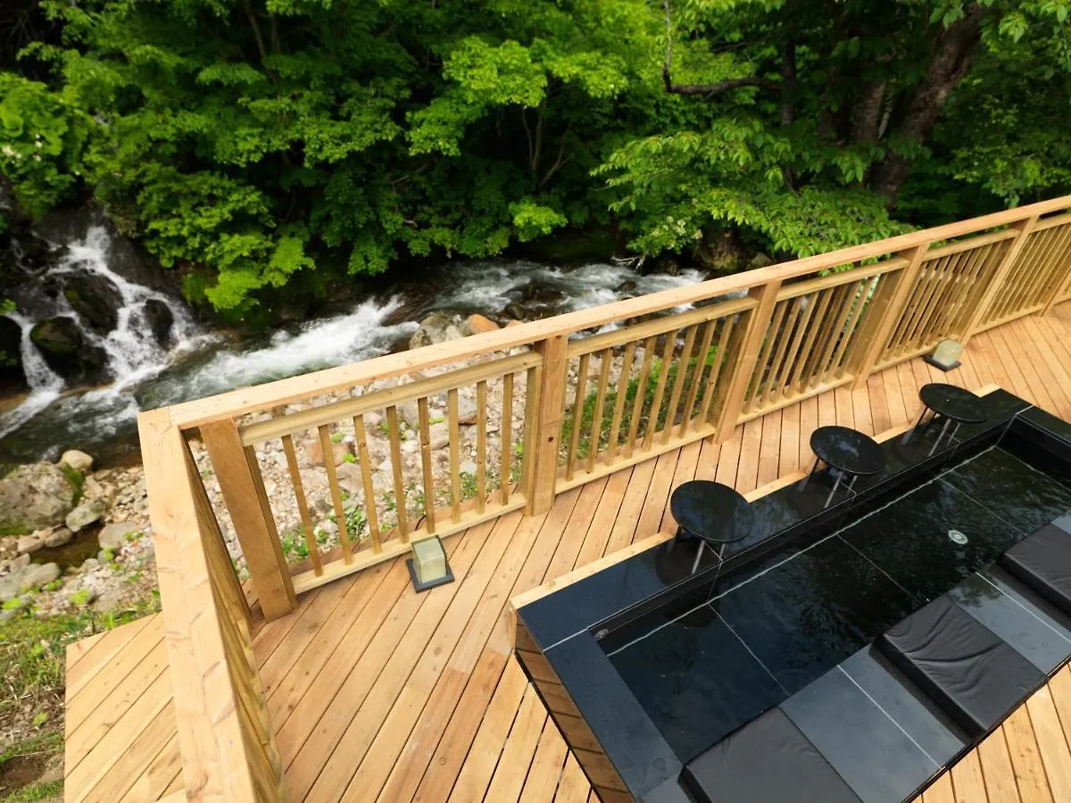 Ryokan (tradycyjny japoński pensjonat lub zajazd) Hotel Niseko Konbu Onsen Tsuruga Moku-No-Sho
